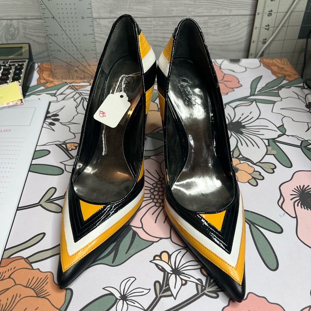 Carlos by Carlos Santana Black and Yellow Heels - Picture 3 of 4